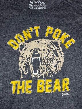 Sully’s Brand Bruins Don’t Poke the Bear T-shirt Size XL
